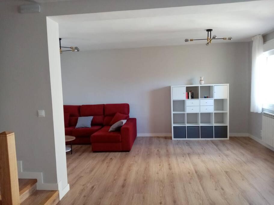 Casa Julio, Bonita Casa Comoda Y Espaciosa, Totalmente Reformada Con Terraza Y Jardin Privado Riezu Exteriér fotografie