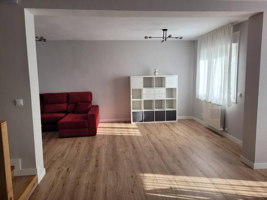 Casa Julio, Bonita Casa Comoda Y Espaciosa, Totalmente Reformada Con Terraza Y Jardin Privado Riezu Exteriér fotografie