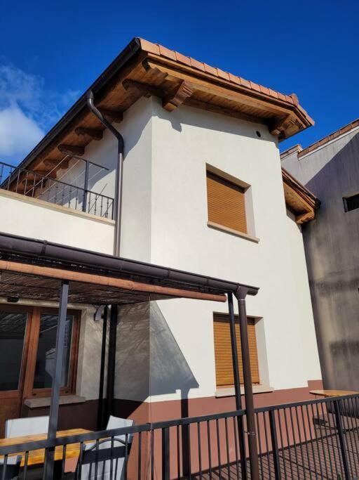 Casa Julio, Bonita Casa Comoda Y Espaciosa, Totalmente Reformada Con Terraza Y Jardin Privado Riezu Exteriér fotografie